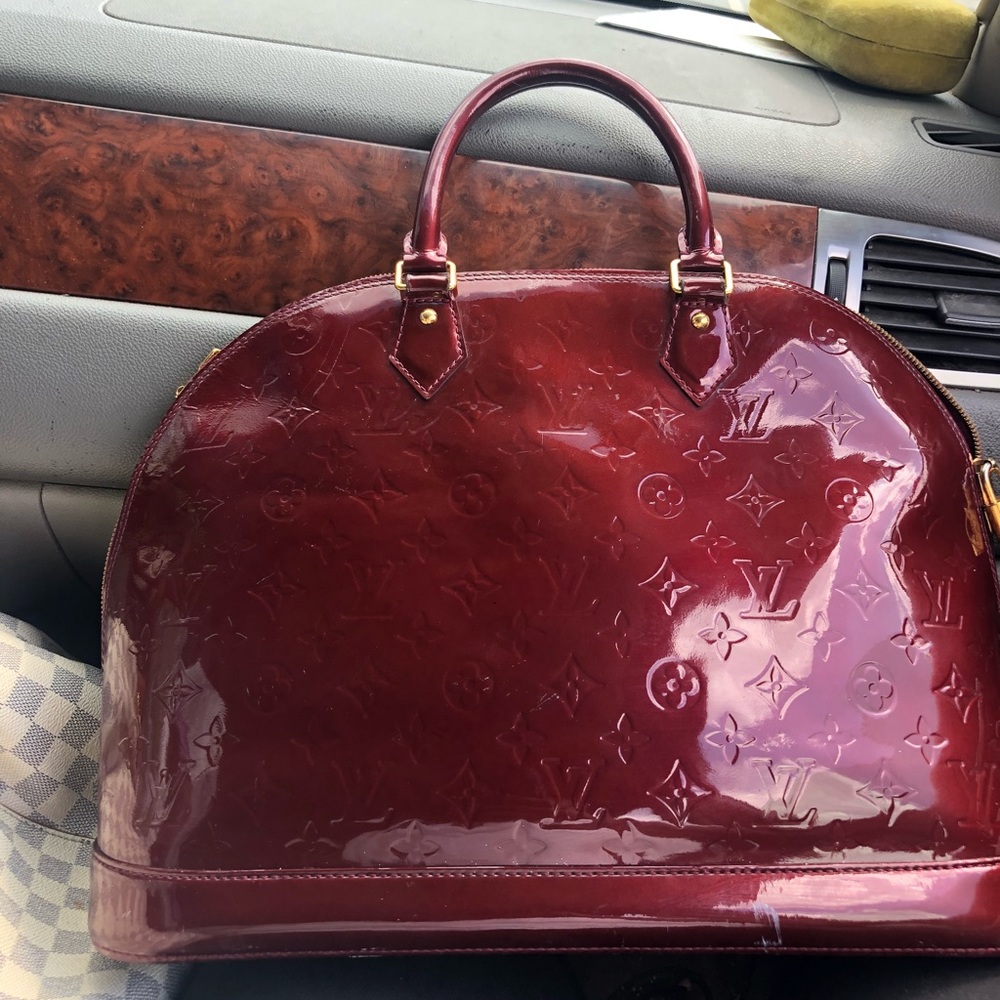 Louis Vuitton GM ALMA $1600